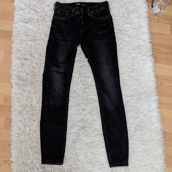 Zara Black Wash Skinny Jeans - Picture 2 of 3